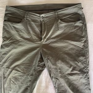Lululemon ABC Slim Size 38